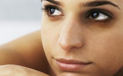 Vì sao mắt thâm quầng như gấu trúc?