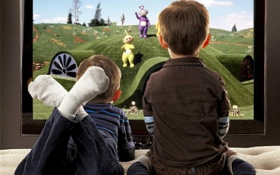 Nhiều lợi ích bất ngờ khi cho trẻ xem TV