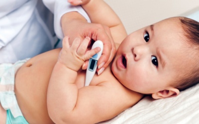 Hướng dẫn mẹ cách cặp nhiệt độ cho bé chuẩn nhất