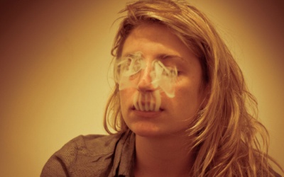 Nhan sắc thảm hoạ vì hút thuốc lá