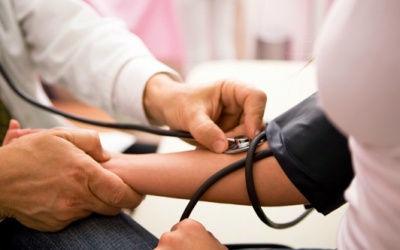 Phòng đột quỵ não: Không thể lơ là đo huyết áp