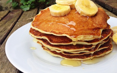 Cách làm pancake chuối yến mạch cả nhà đều mê