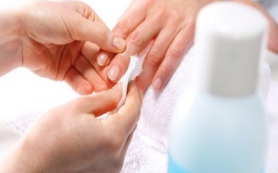 Sử dụng acetone tẩy sơn móng tay có nguy hiểm không?