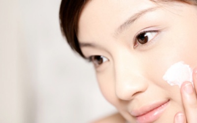 Dầu mù u: Trị mụn, Eczema và da rám nắng