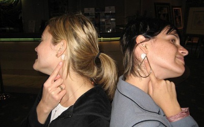 Cao dán chống say tàu xe: Dùng sao cho đúng?