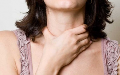 Viêm tuyến giáp Hashimoto: Triệu chứng và cách điều trị