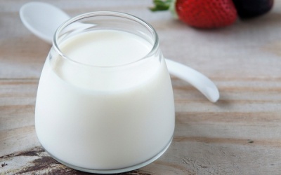 Viên sắt tốt nhất khi uống cùng với sữa chua