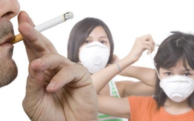 Hít phải khói thuốc lá cũng gây loãng xương