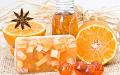 Làm đẹp, trị mụn trứng cá hiệu quả từ tinh dầu cam