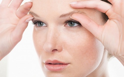 Cách bảo vệ mắt trong thời điểm giao mùa