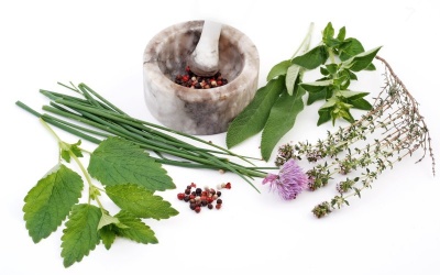 Giảm triệu chứng mãn kinh với các giải pháp tự nhiên