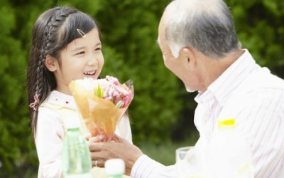 Chăm sóc sức khỏe cho bố mẹ khi về già: Làm gì để tận hiếu?