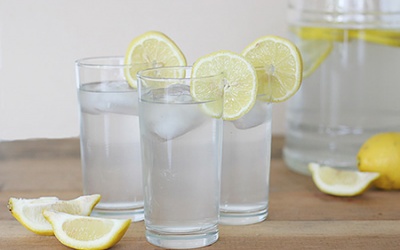 Uống nhiều nước chanh - cẩn thận những nguy cơ này!