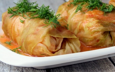 Bữa trưa no nê với món cải bắp cuốn cơm, thịt