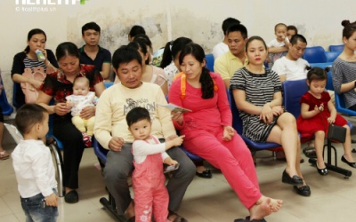 Viêm đường hô hấp trên: Mẹ cho bé dùng thuốc kháng sinh thế nào?