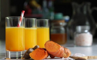 Tinh bột nghệ: Trong uống ngoài bôi cho da trắng mặt xinh