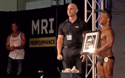 Niềm hạnh phúc khi nhận giải thưởng của vận động viên thể hình mắc Down 