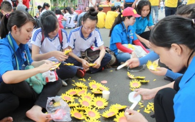 Vạn tấm lòng hướng về Ngày hội hoa hướng dương