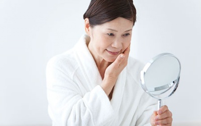 Đã mãn kinh bổ sung nội tiết tố có tác dụng gì không? 