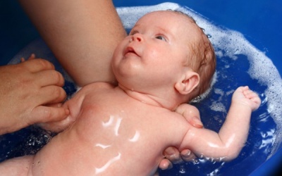 Những lưu ý khi tắm cho trẻ mùa Đông