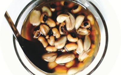 Bài thuốc hay trị bệnh tăng huyết áp từ tỏi và đậu trắng