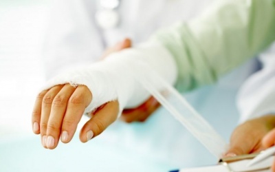 Tiếp xúc với cadmium có trong pin, khói thuốc lá, thực phẩm dễ gây yếu xương