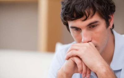 Bìu trái đau tức, xệ xuống thấp là bệnh gì?