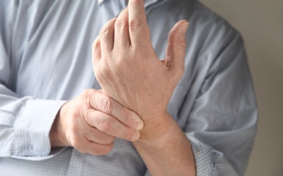 Bị viêm xương khớp nên ăn gì để giảm đau?