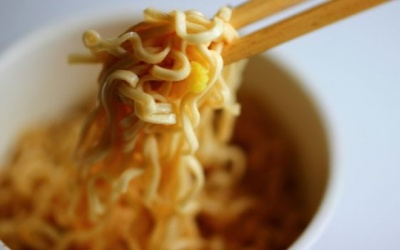 Một tuần chỉ nên ăn mấy gói mì tôm thì không đột quỵ?