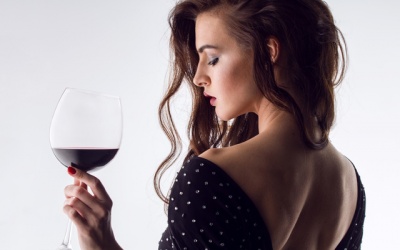 Cách 'thưởng' rượu vang như người sành điệu