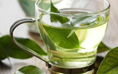 Không nên lạm dụng  trà xanh