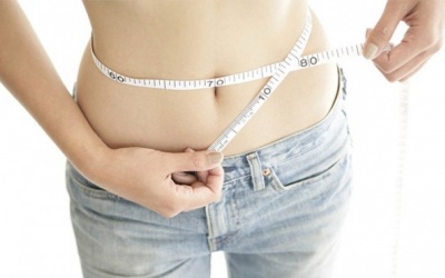 Tự chế đồ uống giúp cô nàng công sở giảm mỡ bụng hiệu quả