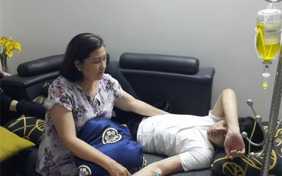 Nóng trong tuần: Truyền nước tại nhà như Noo Phước Thịnh: Quá nguy hiểm!