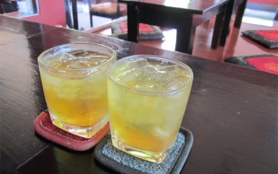 Mê 'trà đá vỉa hè' dễ mắc bệnh sỏi thận?