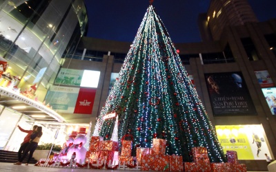 Sắc màu Noel ở 'thành phố ánh sáng'
