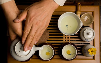 Pha trà đúng điệu ở nhiệt độ nào và ngâm trong bao lâu?