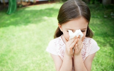 Infographic: Phân biệt cảm cúm và cảm lạnh ở trẻ