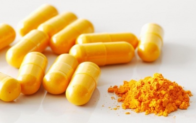Có nên dùng TPCN curcumin thay cho bột nghệ?