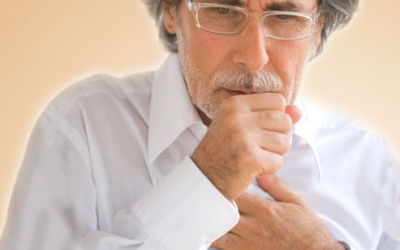 Viêm phổi ở người cao tuổi nên điều trị thế nào?