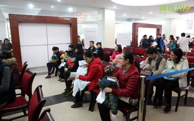 Không còn chen lấn, xô đẩy trong ngày đầu tiêm vaccine Pentaxim 