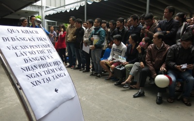 Đến lượt dân Đà Nẵng trắng đêm chờ tiêm cho con