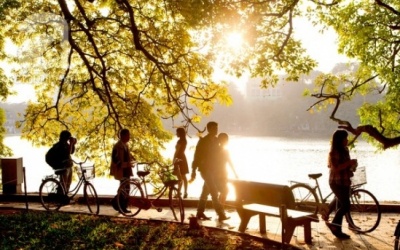 Giữa mùa Đông mà Bắc Bộ, Trung Bộ nắng như mùa Hè