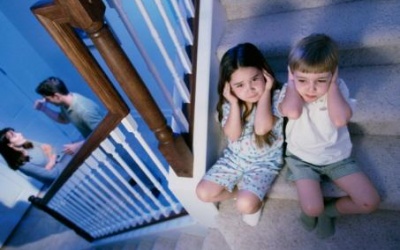 Con tự kỷ, mẹ cha xung đột, cãi vã