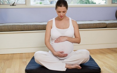 Bà bầu tập yoga được lợi gì?