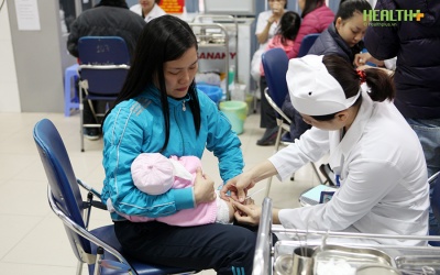 Quinvaxem: “Đừng cướp đi quyền tiêm chủng của trẻ em nghèo”