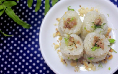 Xôi cuộn thịt băm lạ miệng
