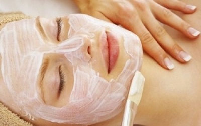 Da trắng, mịn màng với mặt nạ sữa dê