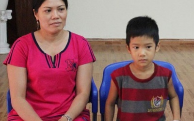 'Quên' đầu bút bi ba tháng trong đường thở