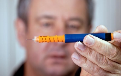 Người già nên xét nghiệm máu để lường trước tử vong sớm