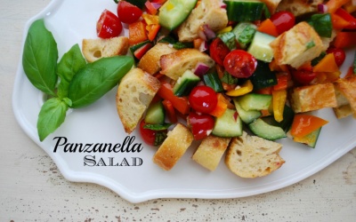 Đổi gió với salad bánh mì kiểu Ý